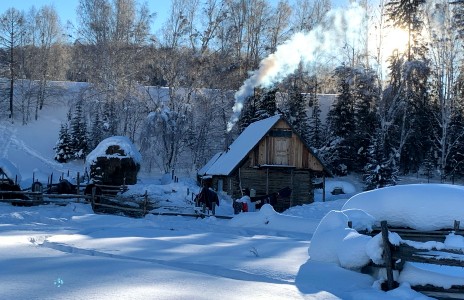 ����ѩ������ِ��ľ���{(l��n)���� ���{˹����ľ����(d��)ɽ�Ӵ�{�ȣ���܊ɽ��ѩ��